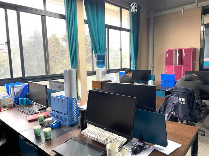 售;家具安装和维修服务;劳务服务;平面照明器具销售;家具销售;建筑